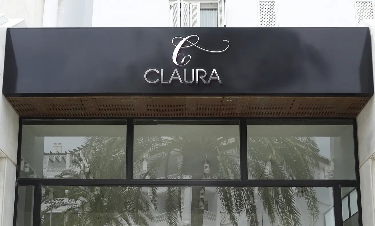 Claura Logo Design